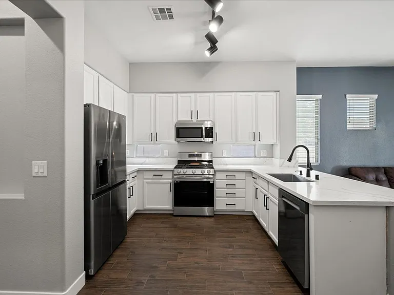 10101 Pinnacle View Pl — Photo 8