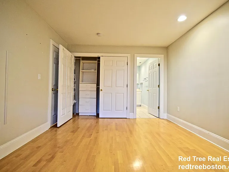1306 Columbia Rd #3 — Photo 4