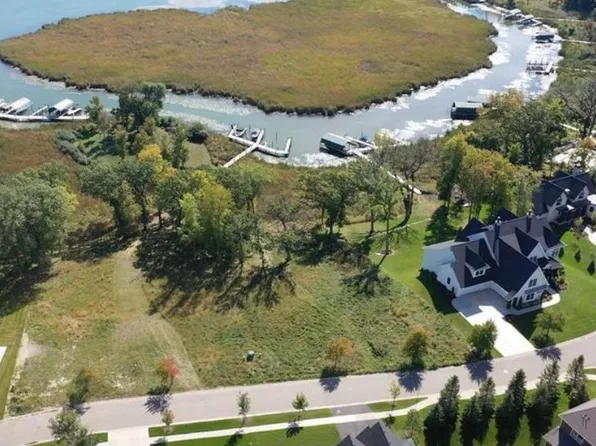 3740 Woodland Cove Pkwy, Minnetrista, MN 55331