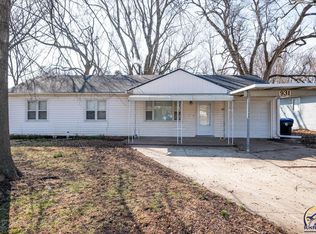 931 SW Croix Pl, Topeka, KS 66611