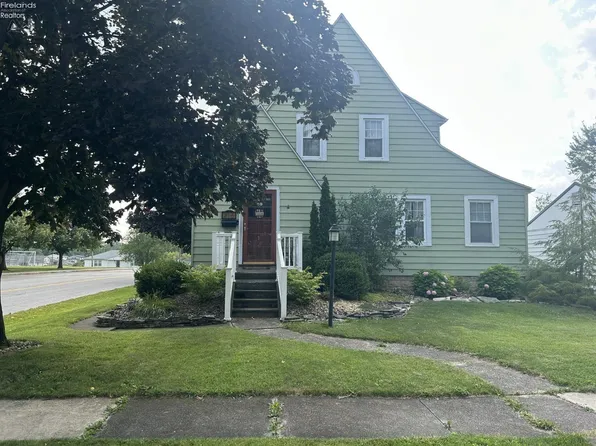 816 Clark St, Willard, OH 44890