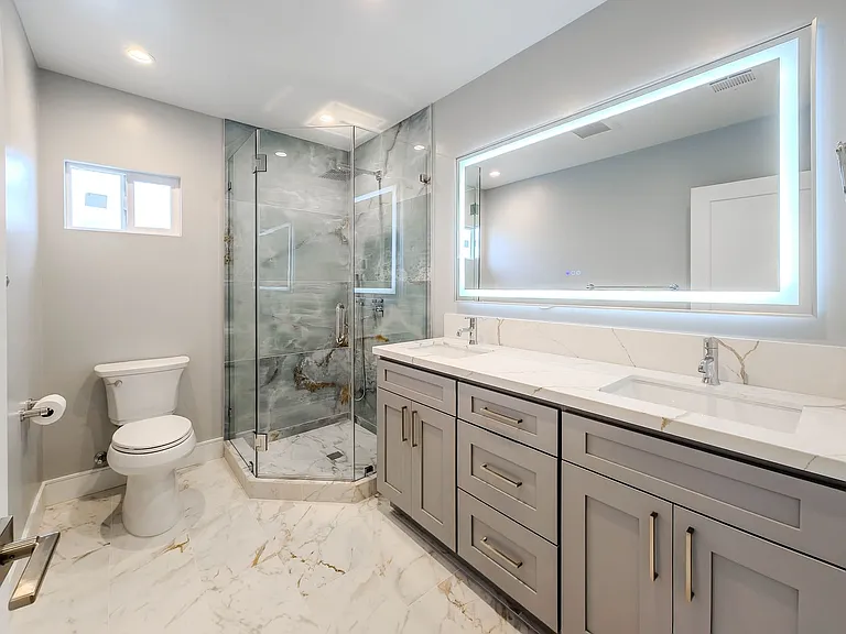 6454 Gentry Ave — Photo 30
