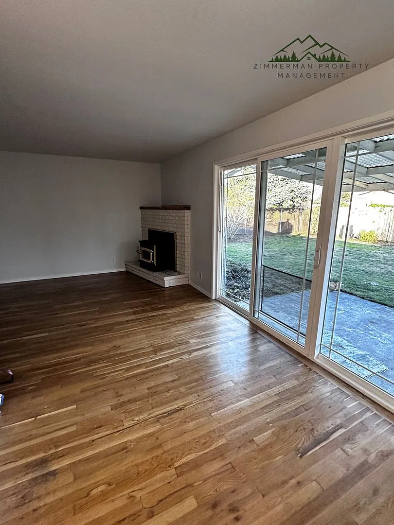Nicely updated Springfield 3-bedroom 1 bathroom, — Photo 4