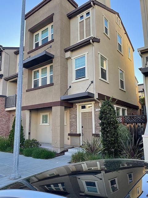 1st image of 1615 Mercado Way