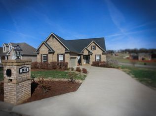 1423 Yosemite Dr, Lenoir City, TN 37771