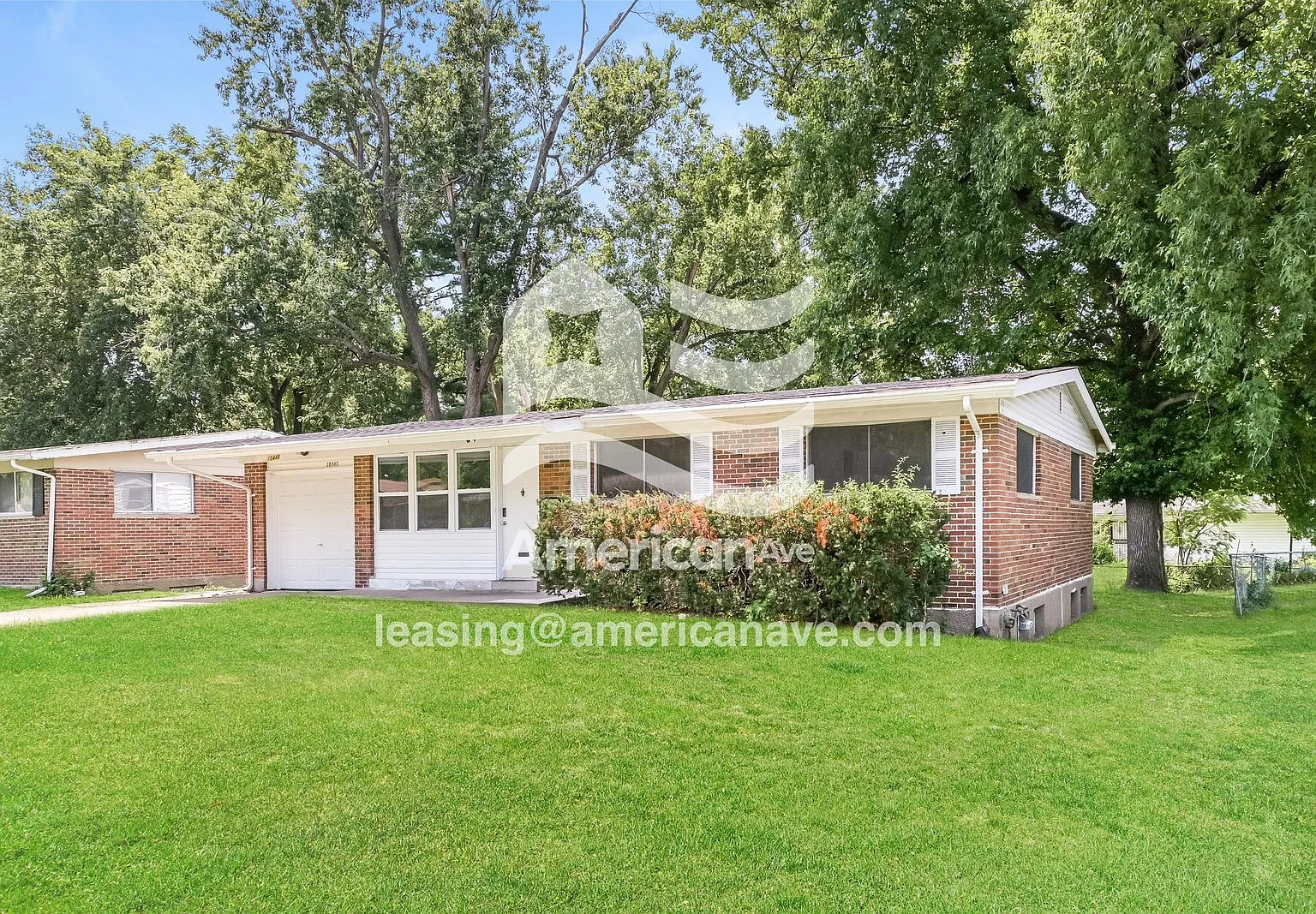 3 bed, 1.5 bath, 1092 sqft, $1,575 — Photo 2