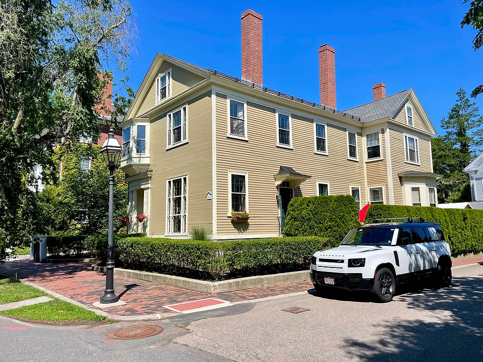 24 Chestnut St #2