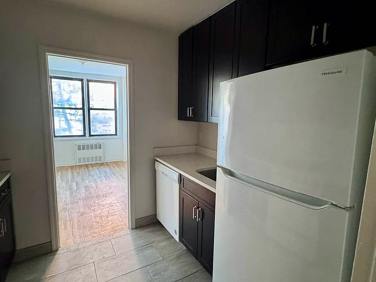 330 Lenox Rd #5C — Photo 7