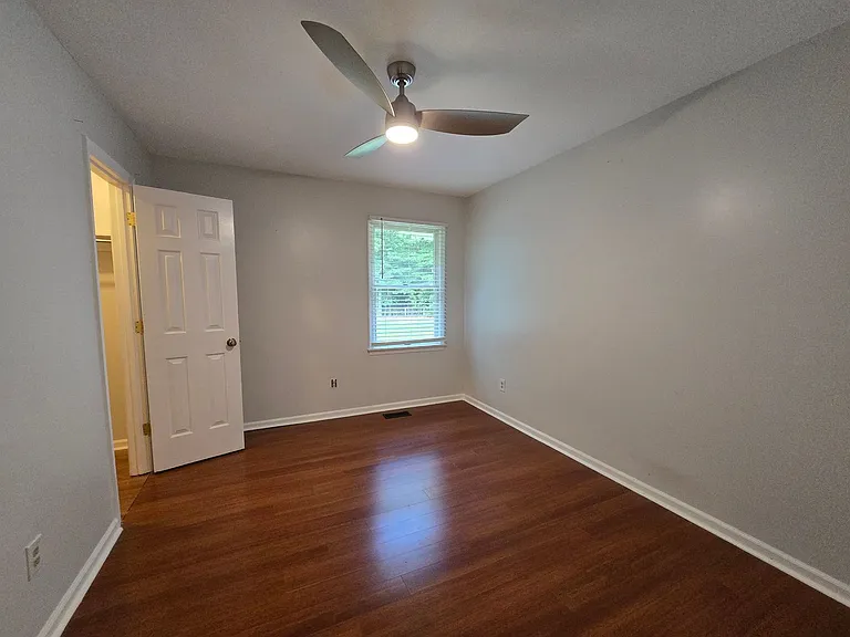 109 Stacie Dr — Photo 10