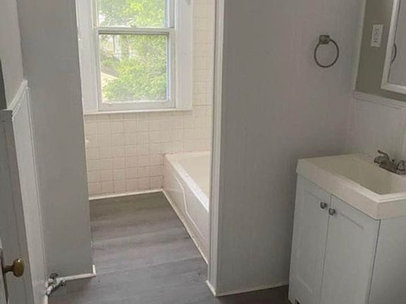 3rd image of 1528 Lewis St APT D
