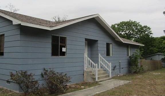 3rd image of 791 Montrose Ave