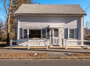 34 Valley St, Wakefield, MA 01880