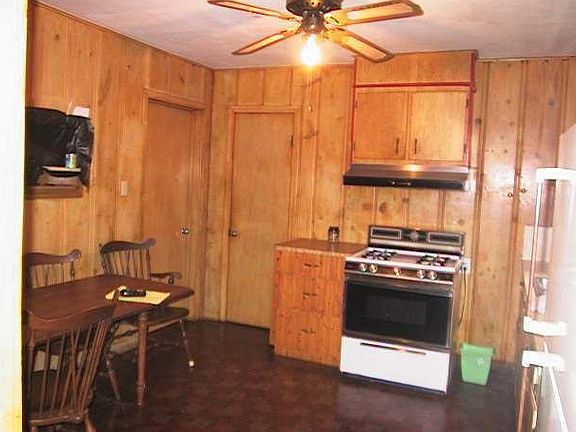 4th image of 6347 Garnet Ave