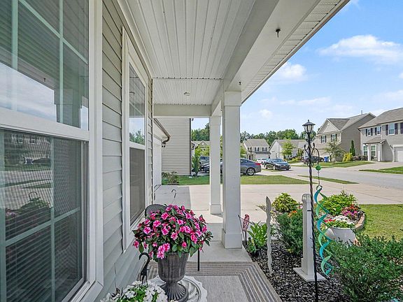2nd image of 312 Avery Glenn Way