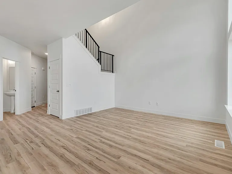 716 W 4500 S — Photo 22
