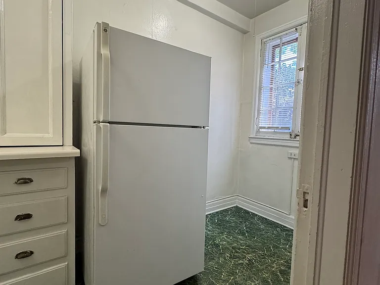 1320 York St #6 — Photo 9