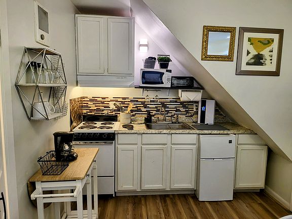 2nd image of 8710 Oak St #1A
