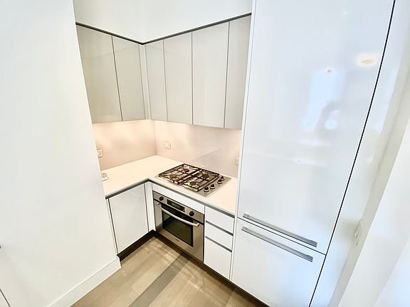 2nd image of 25 Broad St APT 15D