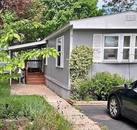 1st image of 9 Parkview Dr