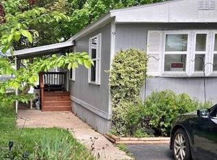 9 Parkview Dr, Avon, NY 14414