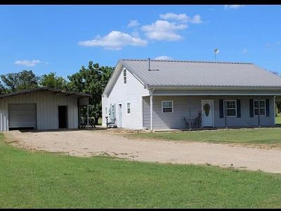 185 County Road 26706, Petty, TX, 75470