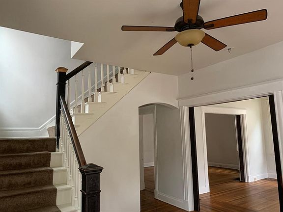 2nd image of 2212 Maplewood Ave