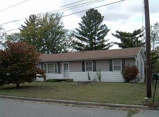 703 S Apache Dr, Marshall, MO 65340