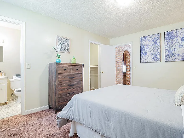 Ample Closet Space