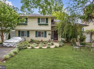 5812 Greentree Rd, Bethesda, MD 20817