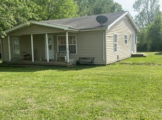 2058 Old Greenbrier Pike, Greenbrier, TN 37073