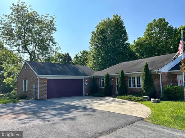 1036 Benjamin Pl, Hagerstown, MD 21742