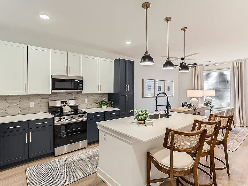 Kitchen | Ara Townhomes & Flats