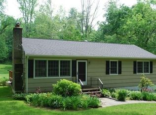 58 Schoolhouse Hill Rd, Newtown, CT 06470