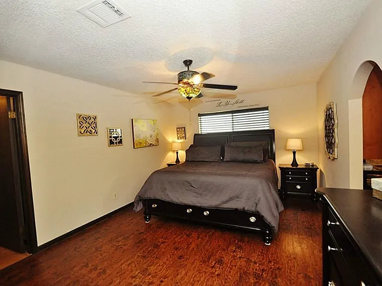711 Enchanted Trail Dr — Photo 3
