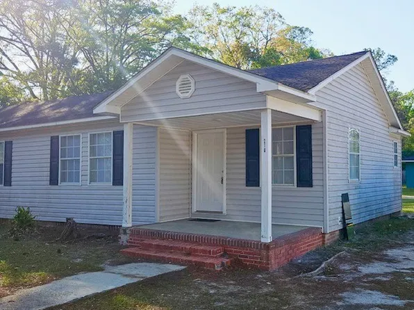 218 S Bamboo St #1, Jesup, GA 31546