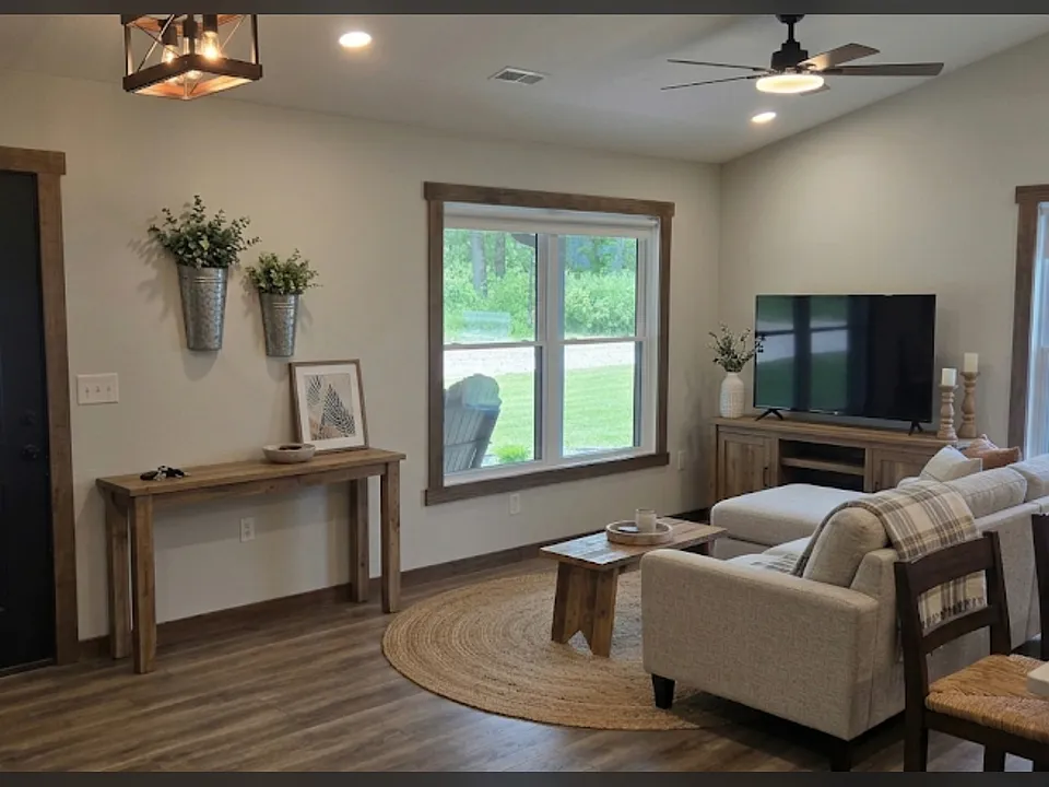 105B Miller Dr #10
