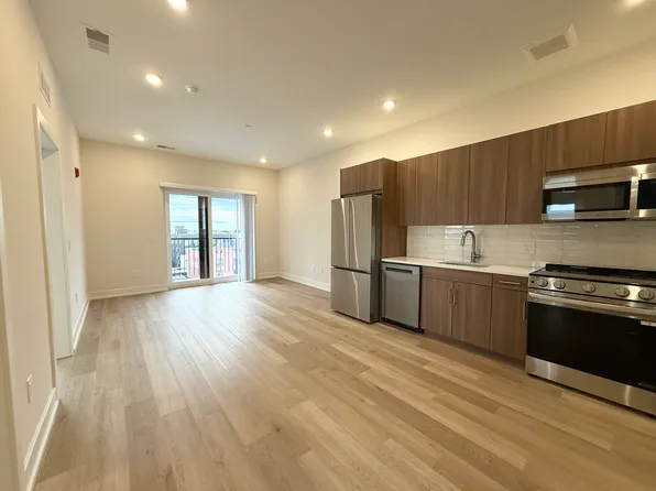 128 W Girard Ave, Philadelphia, PA