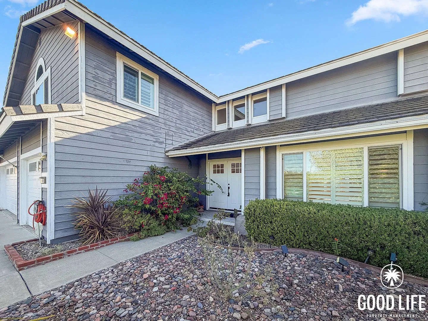 SD: Spacious 5BD/2.5BA in Oceanside w/ Private Pool, 3-Car Garage & Large Yard! Move-In Special: ... — Photo 2
