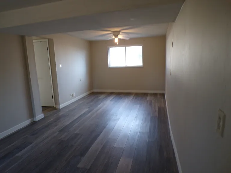 1308 Hartford St — Photo 14