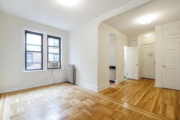 Rented by Bond New York | media 6