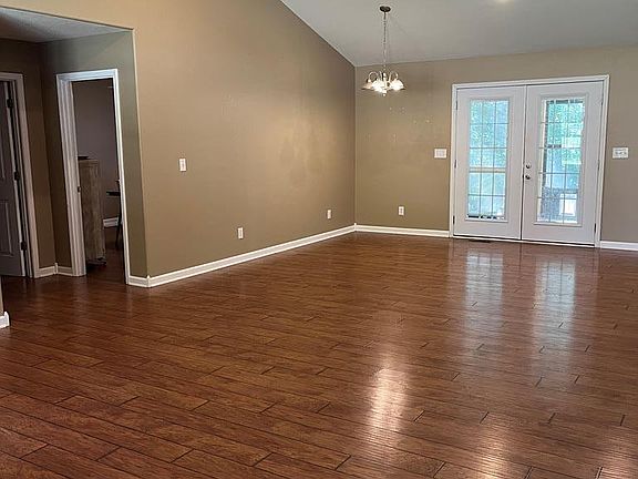 4th image of 805 Wallace Way