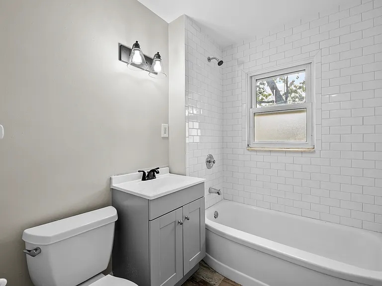 28526 Brentwood St — Photo 14