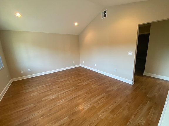 3rd image of 1665 Whitwood Ln APT 1