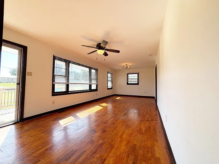 144 Lou Goddard Ln — Photo 4