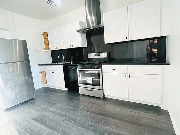 68-06 Forest Avenue image 4 of 8