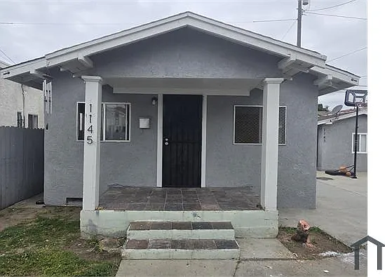 1145 Dawson Ave — Photo 1