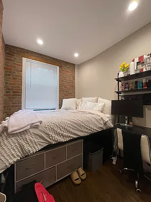 Rented by Douglas Elliman | media 23