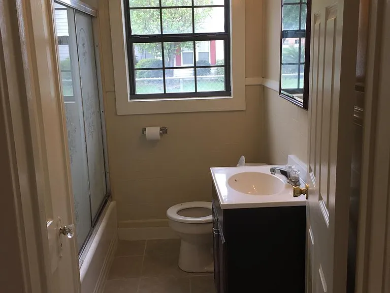 205 N 4th St — Photo 8