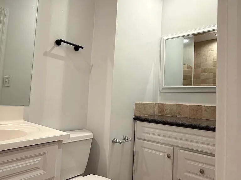422 N Spaulding Ave #5 — Photo 6