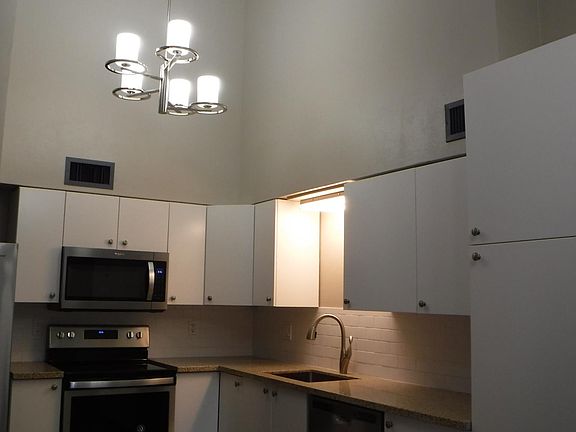 2nd image of 1901 S Shannon Dr
